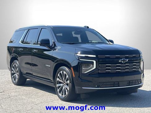 Used 2025 Chevrolet Tahoe High Country AWD/4WD image 4