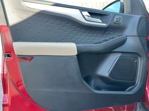 Used 2020 Ford Escape SEL image 19