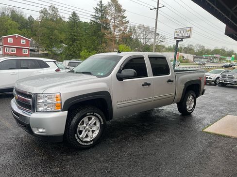Used 2010 Chevrolet Silverado 1500 LT w/ Power Pack Plus AWD/4WD image 9