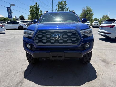 Used 2023 Toyota Tacoma TRD Off-Road w/ TRD Premium Off Road Package AWD/4WD image 2