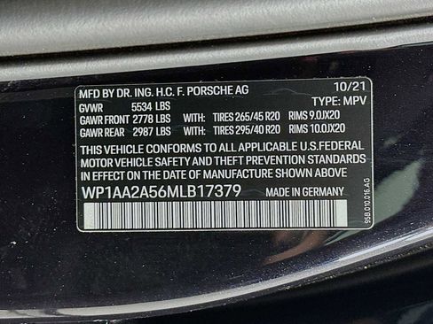 Certified 2021 Porsche Macan AWD/4WD image 33