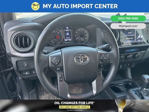 Used 2023 Toyota Tacoma TRD Off-Road image 9
