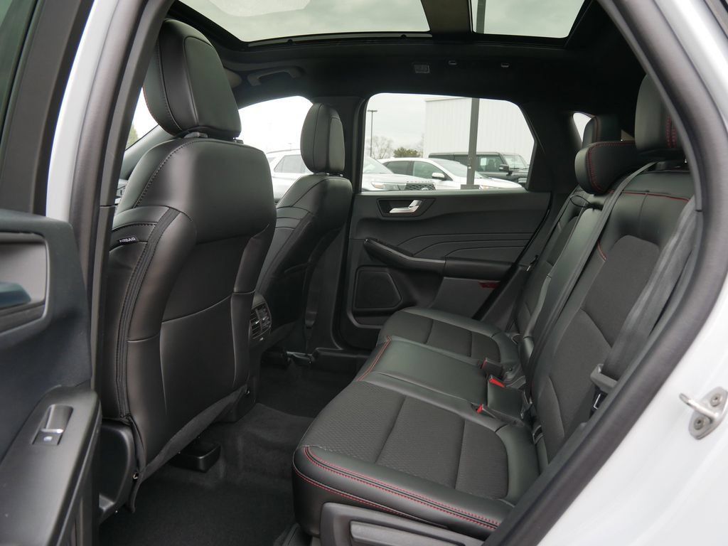 New 2026 Ford Escape ST-Line w/ Tech Pack #1 AWD/4WD image 10