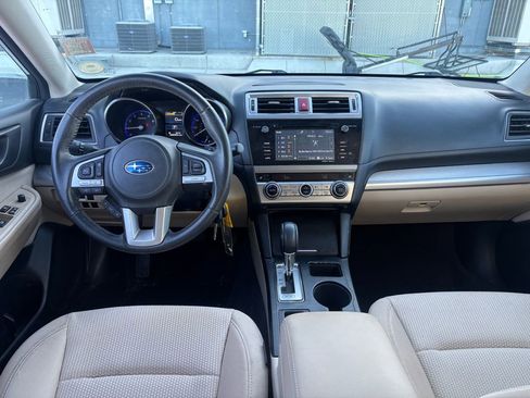 Used 2017 Subaru Outback 2.5i Premium image 5