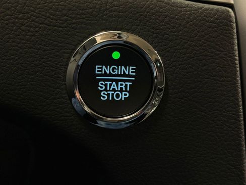 Used 2024 Ford Edge SE image 27