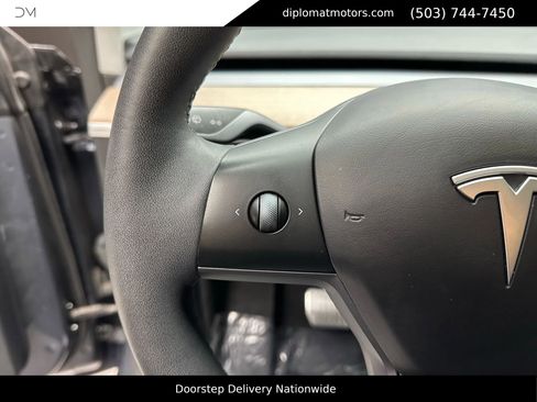 Used 2023 Tesla Model Y Long Range image 30