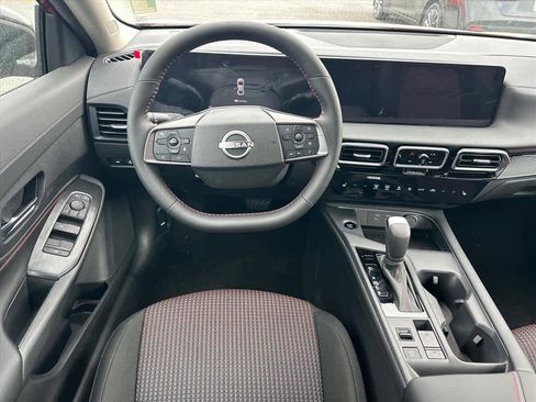 New 2026 Nissan Sentra SR FWD image 7