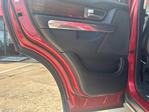 Used 2012 Land Rover Range Rover Sport HSE LUX image 19