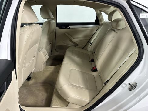 Used 2012 Volkswagen Passat TDI SE FWD image 20