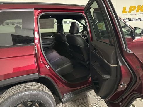 New 2026 Jeep Grand Cherokee Altitude AWD/4WD image 47