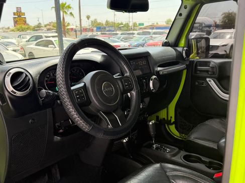 Used 2013 Jeep Wrangler Unlimited Sahara w/ Connectivity Group AWD/4WD image 14