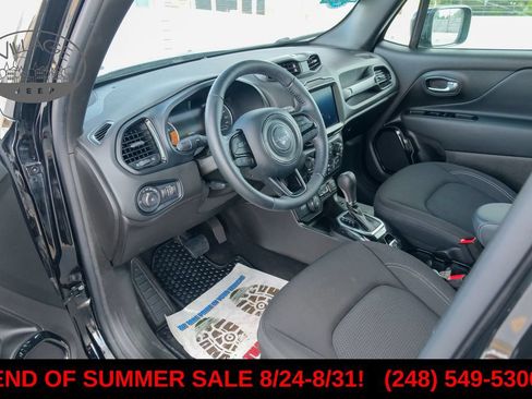 Used 2022 Jeep Renegade Altitude w/ Convenience Group AWD/4WD image 14