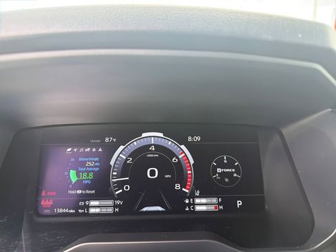 Used 2025 Toyota Tundra Limited AWD/4WD image 27