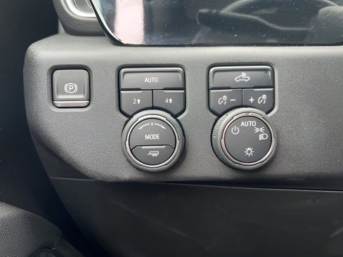 Used 2024 Chevrolet Silverado 1500 LT image 20