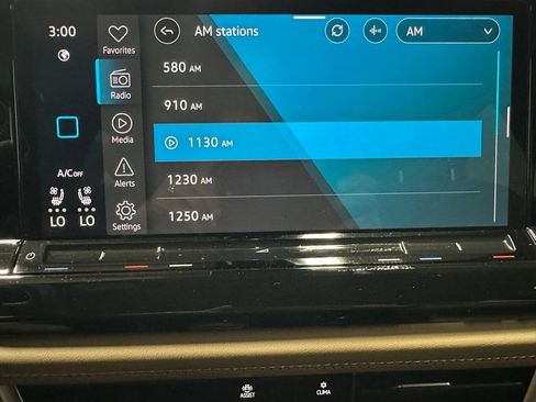 Used 2025 Volkswagen Atlas Cross Sport SE image 28