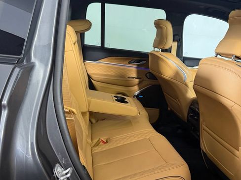 Certified 2022 Jeep Grand Cherokee Summit AWD/4WD image 28