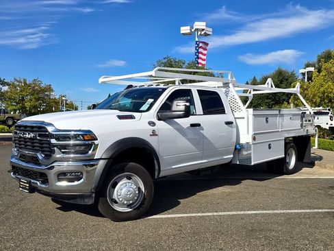 New 2026 RAM 5500 Tradesman w/ Chrome Appearance Group AWD/4WD image 3