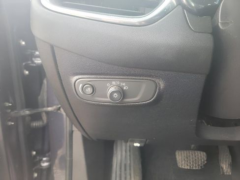 Used 2018 Chevrolet Equinox LS image 14