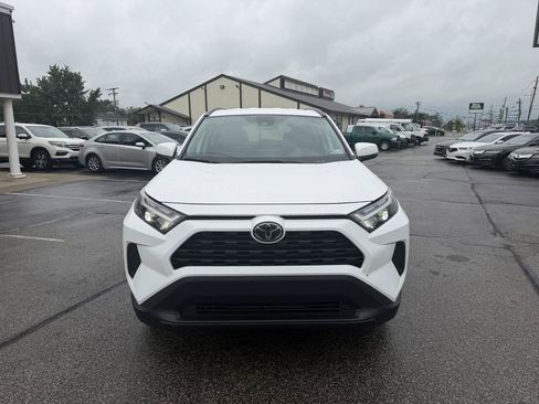 Used 2025 Toyota RAV4 XLE AWD/4WD image 3