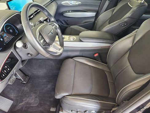 Used 2023 Genesis GV70 2.5T w/ Sport Prestige Package image 12