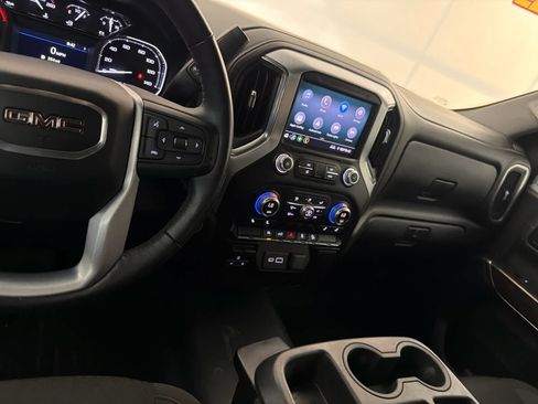 Used 2021 GMC Sierra 1500 Elevation w/ X31 Off-Road Package AWD/4WD image 18