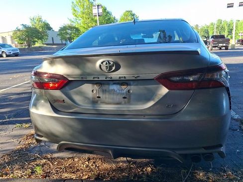 Used 2021 Toyota Camry SE FWD image 9