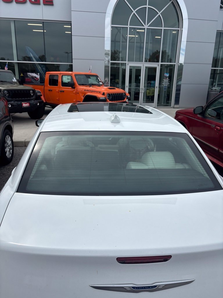 Used 2021 Chrysler 300 Touring L RWD image 14
