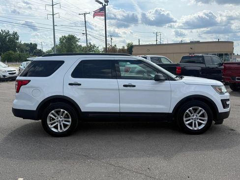 Used 2017 Ford Explorer FWD image 4