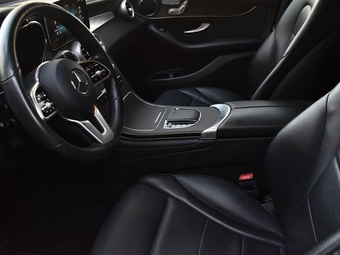 Used 2021 Mercedes-Benz GLC 300 4MATIC image 19