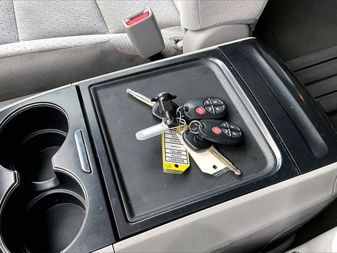 Used 2020 Toyota Sienna LE image 11