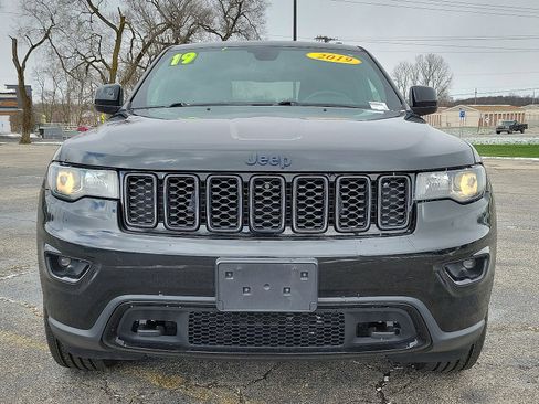 Used 2019 Jeep Grand Cherokee Laredo AWD/4WD image 29