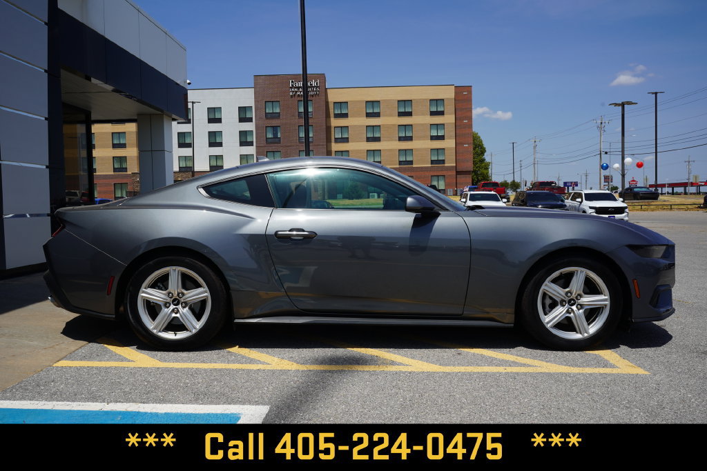 Used 2026 Ford Mustang Premium RWD image 7