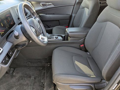 Used 2024 Kia Sportage LX image 14