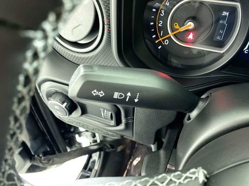 Used 2025 Jeep Gladiator Rubicon w/ Convenience Group image 15