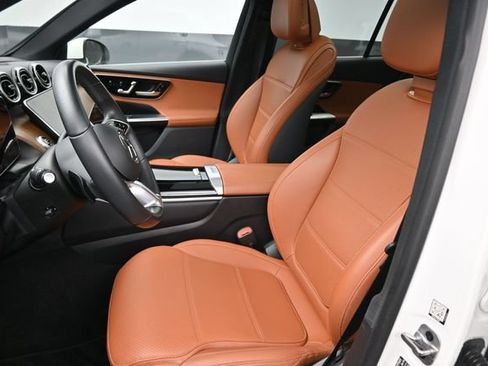Used 2024 Mercedes-Benz GLC 300 image 33