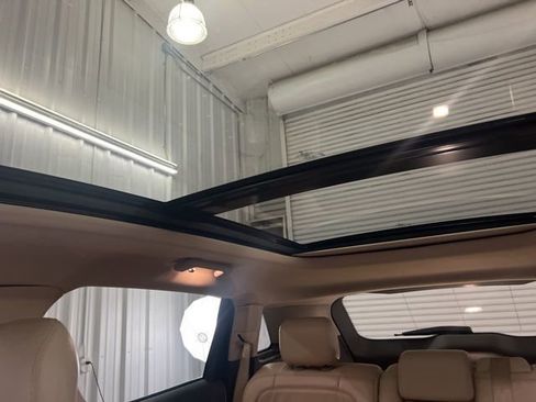 Used 2017 Lincoln MKX Reserve w/ Enhanced Security Package image 37