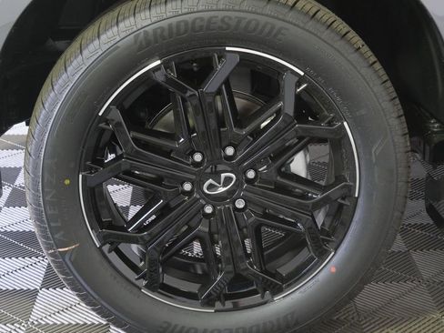 New 2026 INFINITI QX80 4WD image 12