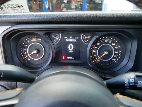 Used 2024 Jeep Wrangler Sport S image 21