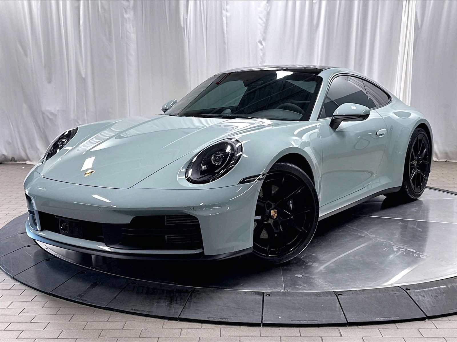 Used 2025 Porsche 911 Carrera RWD image 1
