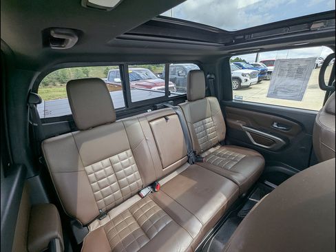 Used 2021 Nissan Titan Platinum Reserve w/ Moonroof Package AWD/4WD image 22