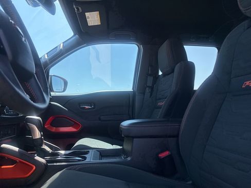 Certified 2025 Nissan Frontier PRO-4X image 38