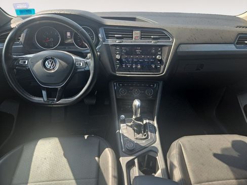 Used 2018 Volkswagen Tiguan SE AWD/4WD image 10