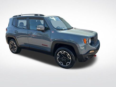 Used 2017 Jeep Renegade Trailhawk w/ Premium Trailhawk Package AWD/4WD image 6