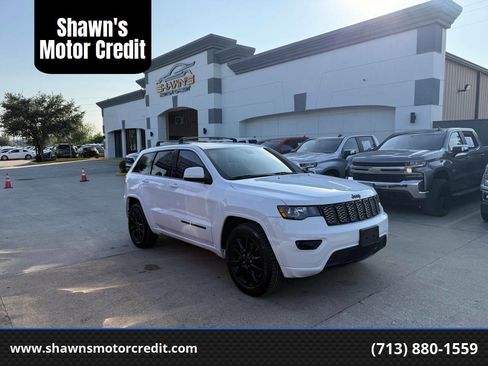 Used 2020 Jeep Grand Cherokee Altitude RWD image 1
