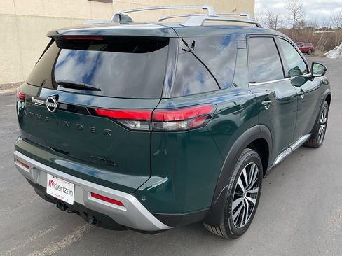 Used 2023 Nissan Pathfinder Platinum image 5