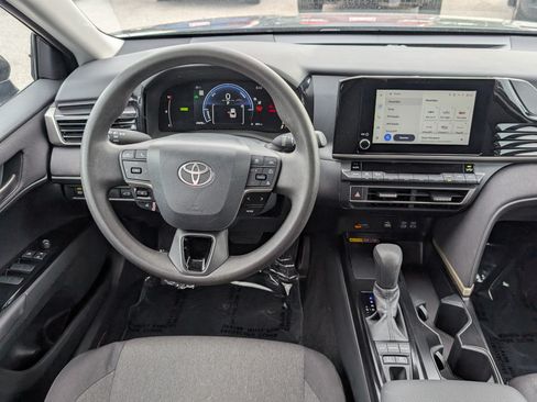 Used 2026 Toyota Camry LE FWD image 17