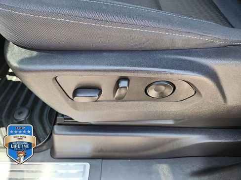 Certified 2025 Chevrolet Silverado 1500 LT AWD/4WD image 17