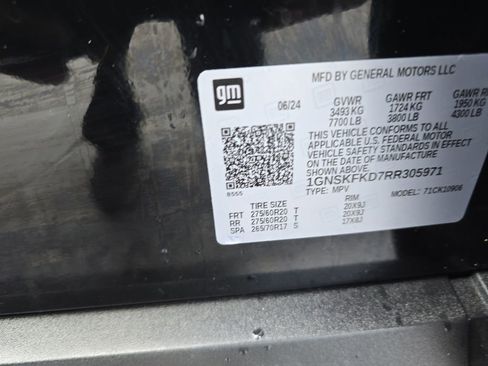 Used 2024 Chevrolet Suburban Premier image 37