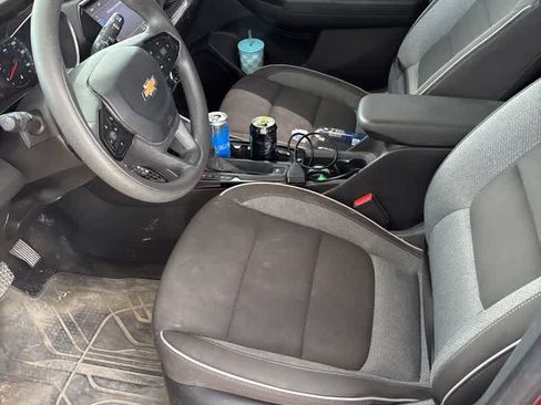 Used 2023 Chevrolet TrailBlazer LT FWD image 3