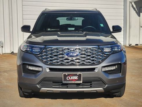 Used 2023 Ford Explorer Platinum w/ Technology Package image 2